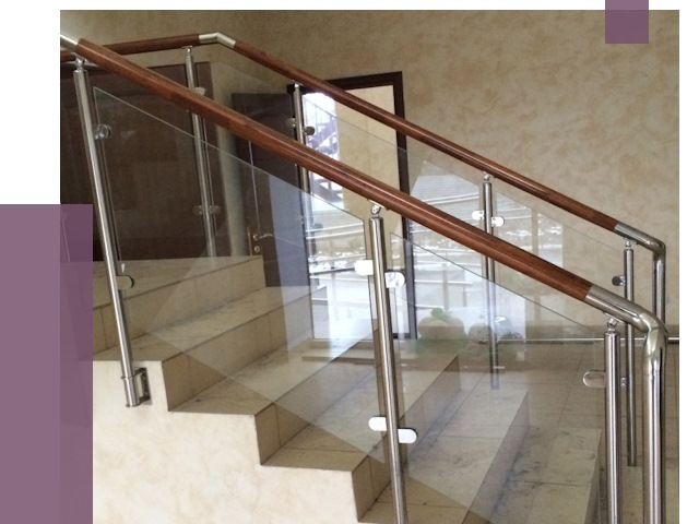 Комбинированные перила из металла и дерева в Вичуге