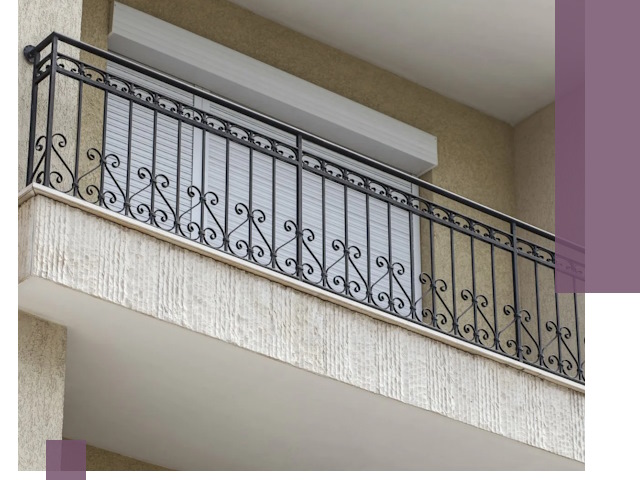 Балконные ограждения из металла и стекла в Вичуге для домов